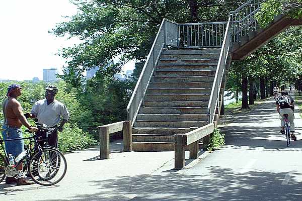 DSCF0008Stair barriers.jpg (55148 bytes)