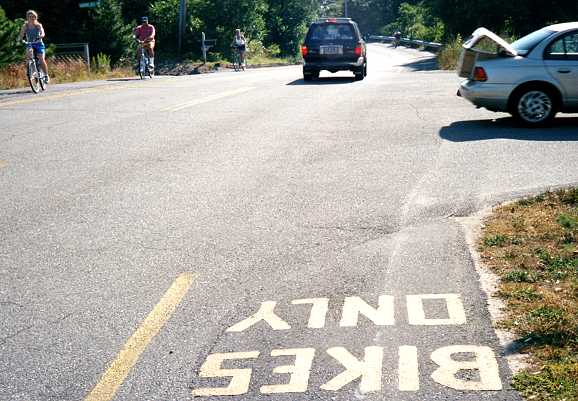 003_0Road to Herring Cove.jpg (39172 bytes)