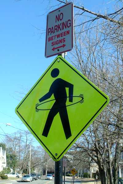 DSCF0226Hula hoop sign small.jpg (38693 bytes)